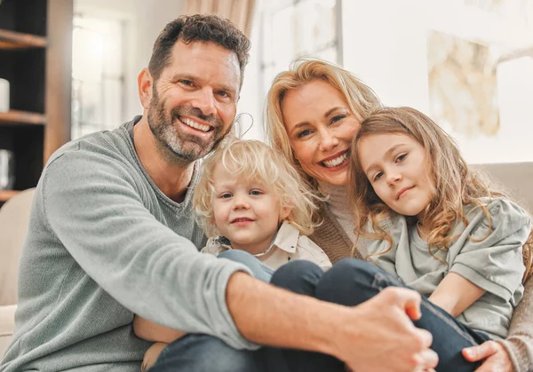 Verzamelen Deze Momenten Voor Altijd Koesteren Een Gezin Samen Ontspannen — Stockfoto