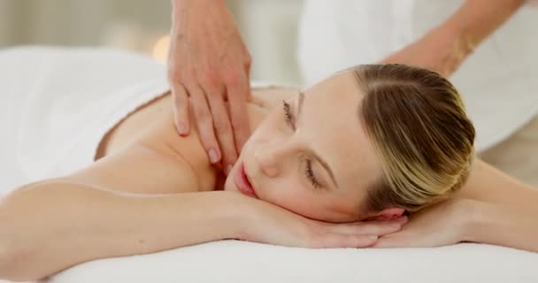 Relax Woman Spa Back Massage Luxury Wellness Zen Therapy Beauty — Stock Video