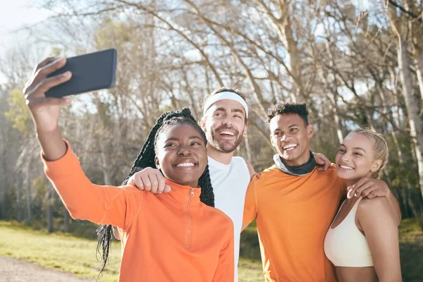 Vai Para Uma Boa Sessão Treino Grupo Diversificado Amigos Juntos — Fotografia de Stock