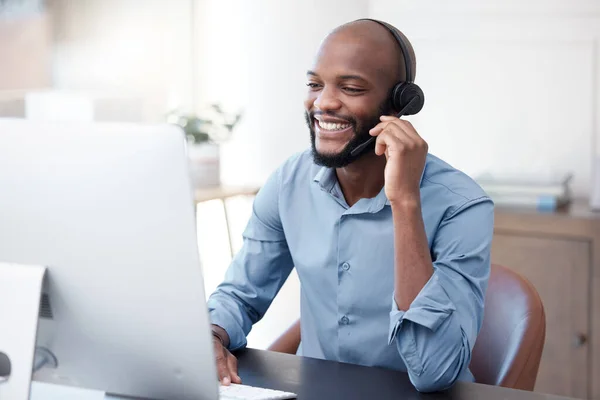 Hij Meer Dan Blij Helpen Een Knappe Jonge Mannelijke Call — Stockfoto