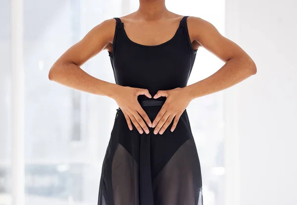Trate Seu Corpo Com Gentileza Uma Bailarina Criando Uma Forma — Fotografia de Stock