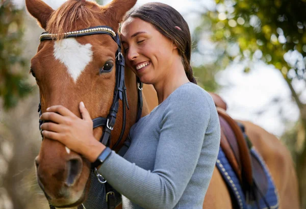 Fait Une Jolie Jeune Femme Debout Avec Son Cheval Dans — Photo