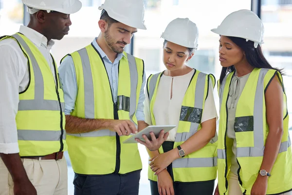 Trabalho Equipe Construção Arquitetura Tablet Planejamento Design Verificar Projeto Line — Fotografia de Stock