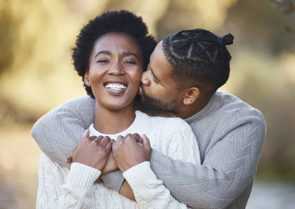 Podia Beijar Estas Bochechas Dia Todo Jovem Beijando Sua Esposa — Fotografia de Stock