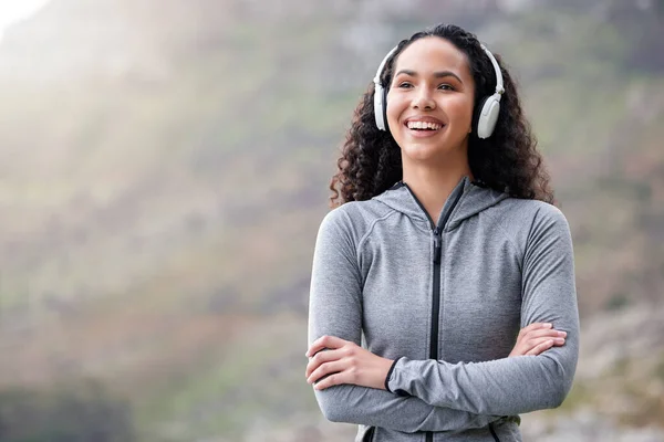 Bons Dias Começam Com Boa Música Uma Jovem Mulher Forma — Fotografia de Stock