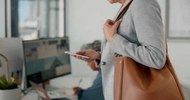 Telefono Mani Comunicazione Con Una Donna Affari Rete Con Tecnologia — Video Stock