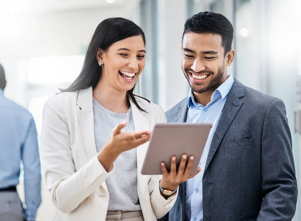 Till Att Alltid Gör Något Annat Din Konkurrent Två Företagare — Stockfoto