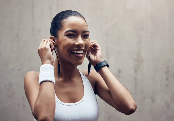 Μουσική Γυμναστήριο Και Άσκηση Μια Αθλητική Γυναίκα Streaming Audio Κατά — Φωτογραφία Αρχείου