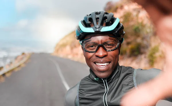 Велосипед Портрет Селфи Человеком Дороге Вдоль Горы Южной Африке Счастливые — стоковое фото