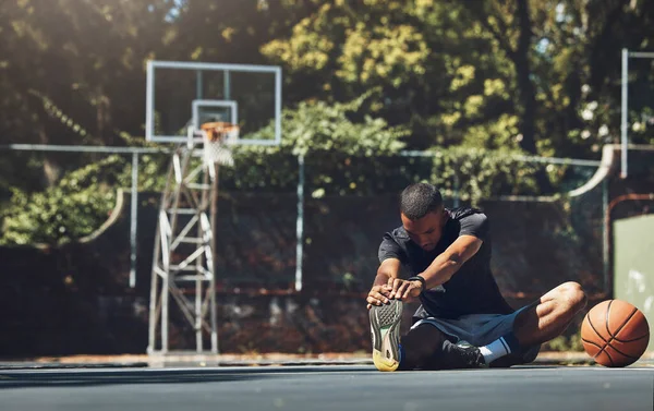 Sport Fitness Basketbal Man Stretching Voor Spel Training Wedstrijd Cardiotraining — Stockfoto