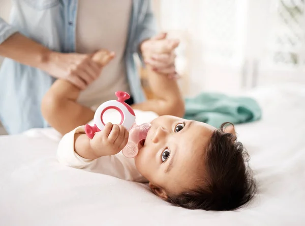 Getting Some Relief Itchy Gums Woman Bonding Her Baby Home — Stock Photo, Image