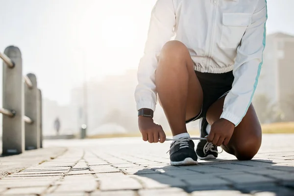 Παπούτσια Ισοπαλία Αθλητισμός Και Γυναίκα Υπαίθρια Τρέξιμο Για Την Άσκηση — Φωτογραφία Αρχείου