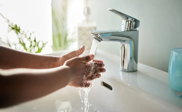 Πλύνε Πλύνε Πλύνε Χέρια Σου Κοντινό Πλάνο Ενός Αγνώριστου Αγοριού — Φωτογραφία Αρχείου