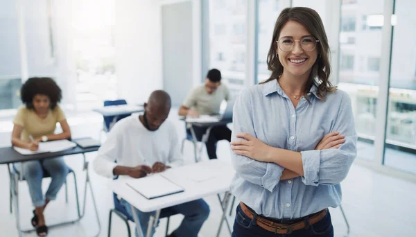 Nueve Décimas Partes Educación Estímulo Retrato Profesor Con Brazos Cruzados — Foto de Stock