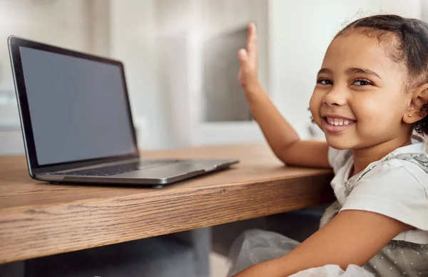 Istruzione Apprendimento Online Ragazza Con Domanda Laptop Webinar Classe Online — Foto Stock