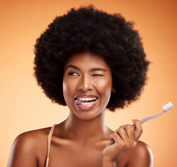 Siyah Kadın Diş Fırçası Diş Beyazlatma Için Diş Sağlığı Koruma — Stok fotoğraf