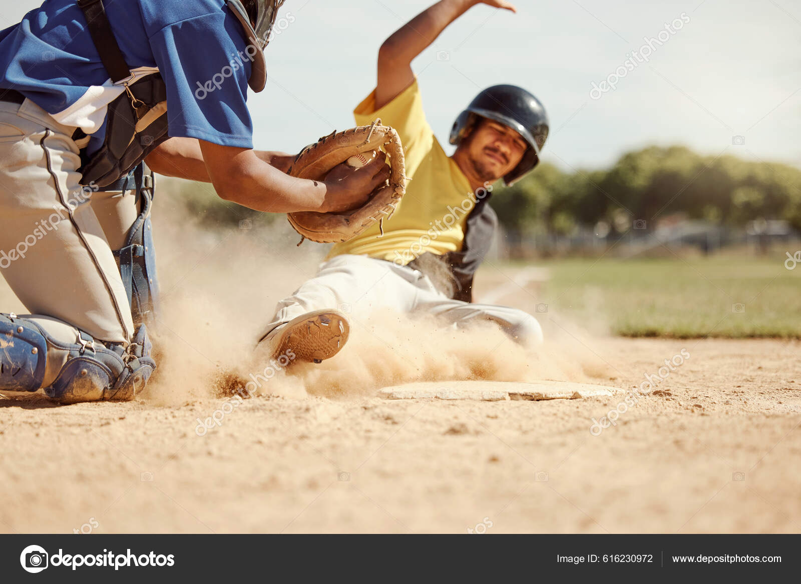 Terrain De Baseball Et Batte De Jeu De Sport Lors D'un Exercice D'entraînement  Et