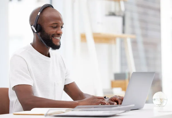 Documenten Versturen Die Wereld Kunnen Veranderen Een Mannelijke Zakenman Die — Stockfoto