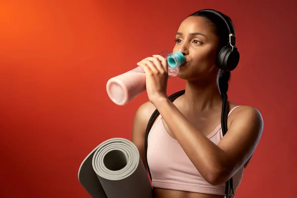 Make Sure You Drink Water Your Workout Studio Shot Sporty — Stock Photo, Image