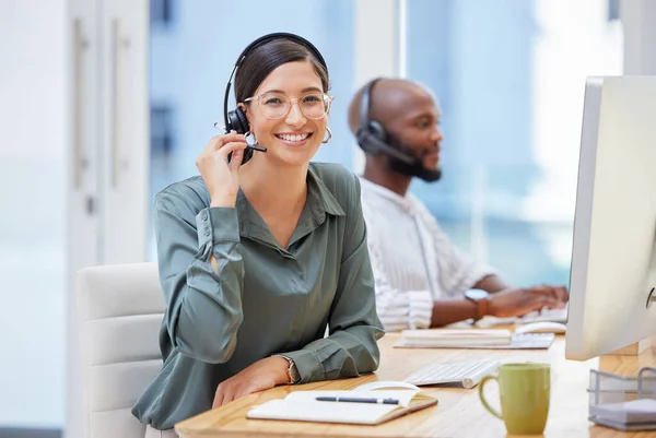 Striving Deliver High Quality Service Two Businesspeople Working Together Call — Stock Photo, Image