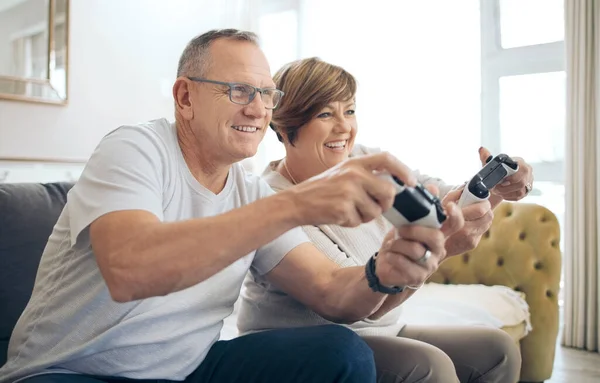 Going Kick Your Butt Mature Husband Wife Playing Video Games — Foto de Stock