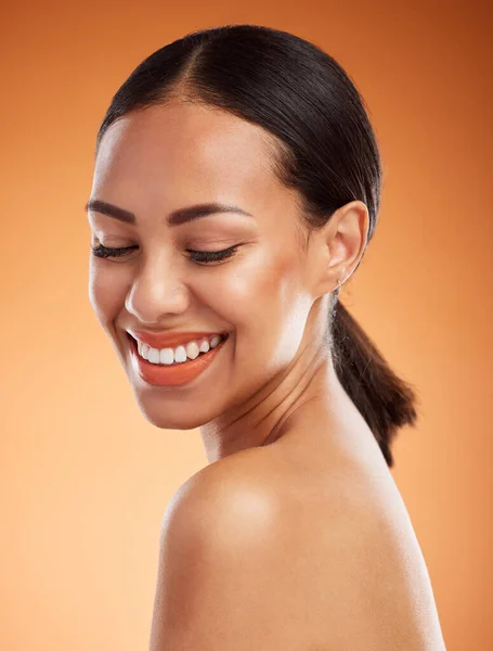 Kadın Cilt Bakımı Için Mutluluk Güzellik Kozmetik Kusursuz Pürüzsüz Yüzlü — Stok fotoğraf