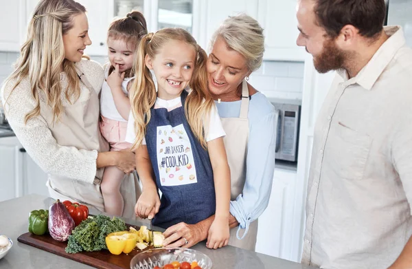 Big Family Salad Kitchen Grandmother Children Parents Food Education Teaching — Stock Photo, Image