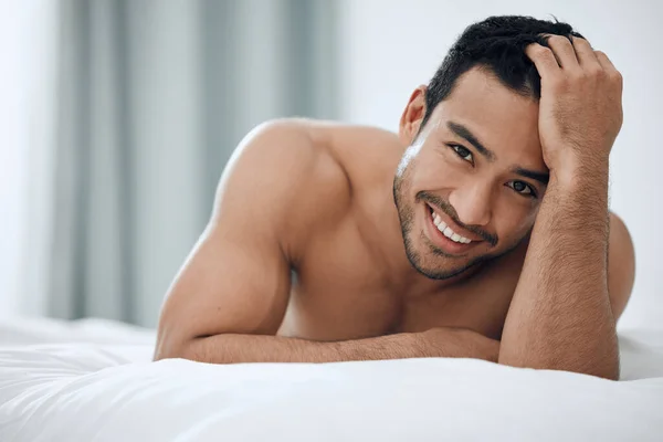 Buenos Días También Joven Guapo Acostado Cama — Foto de Stock