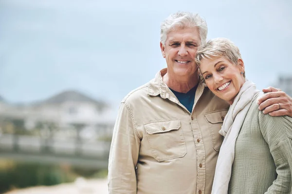 Retirement Love Portrait Couple Park Happy Marriage Relationship Bonding Together — Stock Photo, Image