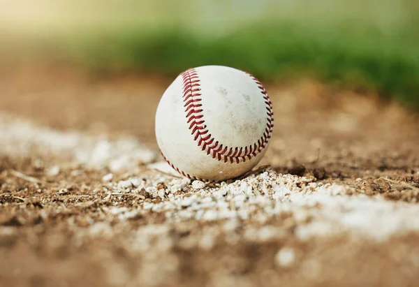 Baseball Sport Sportpálya Természetben Egy Szabadtéri Edzőteremben Fehér Golyó Földön — Stock Fotó