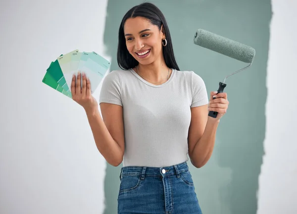 Casa Renovação Pintura Mulher Com Uma Escolha Cor Para Uma — Fotografia de Stock