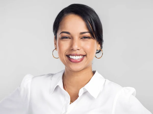 Una Mente Positiva Porterà Lontano Studio Girato Una Giovane Donna — Foto Stock