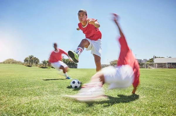 Sport Fitness Och Fotboll Ungdom Planen Sommarsolen För Spel Ung — Stockfoto