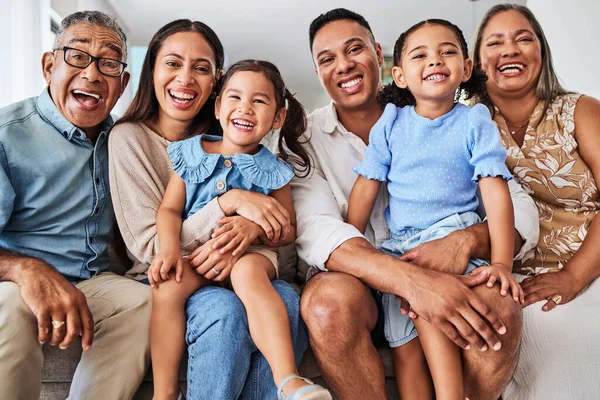 Feliz Grande Família Retrato Sorriso Para Felicidade Relacionamento Tempo Ligação — Fotografia de Stock