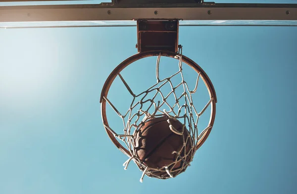 Basketbal Net Bal Hieronder Sport Spel Buiten Voor Sport Wedstrijd — Stockfoto