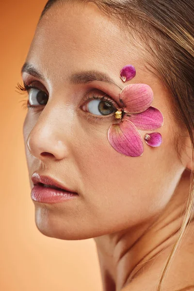 Maquillaje Mujer Belleza Natural Para Cuidado Piel Floral Tratamiento Con — Foto de Stock