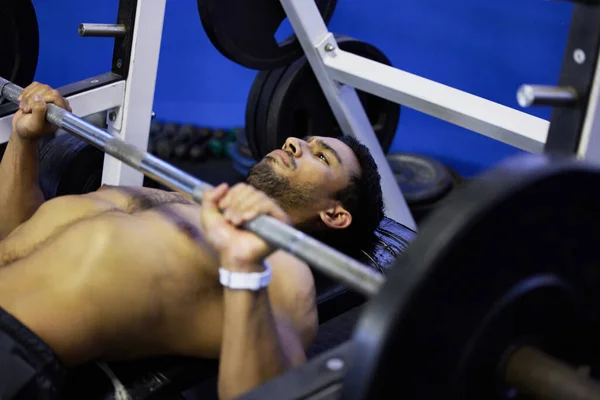 Pazılar Kendi Kendilerini Yapamazlar Spor Salonunda Egzersiz Yaparken Şınav Çeken — Stok fotoğraf