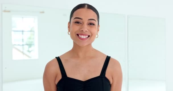 Ballet Bailarina Feliz Entrenamiento Baile Mujer Con Sonrisa Escuela Para — Vídeo de stock