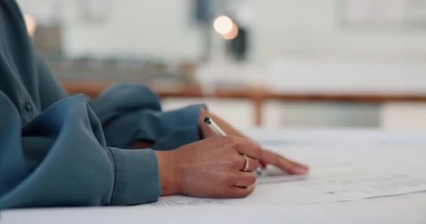 Arquitetura Mãos Mulher Desenho Régua Planta Medida Construção Planejamento Propriedade — Vídeo de Stock