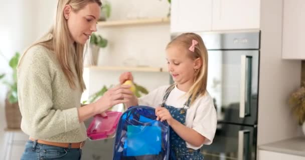 Rugzak Keuken Moeder Met Kind Voor School Lunchbox Broodje Gezonde — Stockvideo