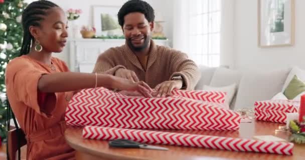 Різдво Подарунок Чорна Пара Упаковують Коробку Стрічкою Щоб Відсвяткувати Щасливі — стокове відео
