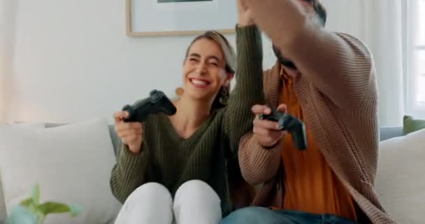 Fun Playing Love Gamer Couple Laughing Joking Bonding While Gaming — Stock Video