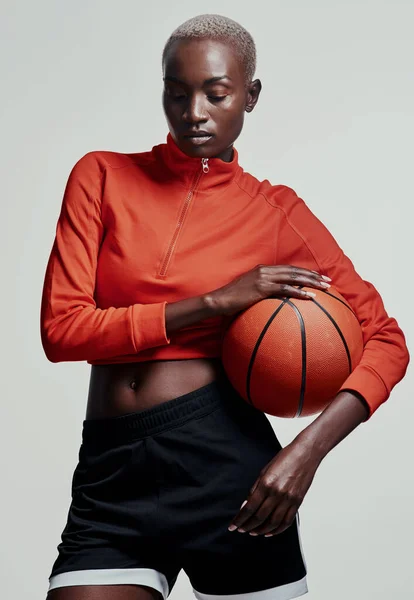 Pour Jouer Basket Plan Studio Une Jolie Jeune Femme Jouant — Photo