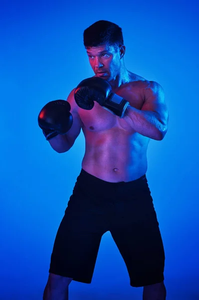 Vždycky Jsem Připraven Osvědčit Modré Filtrované Záběry Sportovce Boxerských Rukavicích — Stock fotografie