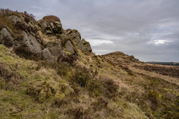 Baldstone Gib Torr Guardando Verso Gli Scarafaggi Ramshaw Rocks Nube — Foto Stock