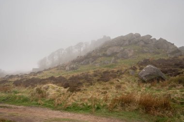 Staffordshire, Peak District Ulusal Parkı 'nda gün doğumunda The Hamamböcekleri' nde sıcaklık değişimi..