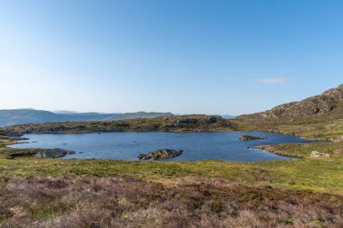 Llyn Siabod ve Moel Siabod 'un Snowdonia Ulusal Parkı' ndaki panoramik manzarası, Galler, İngiltere