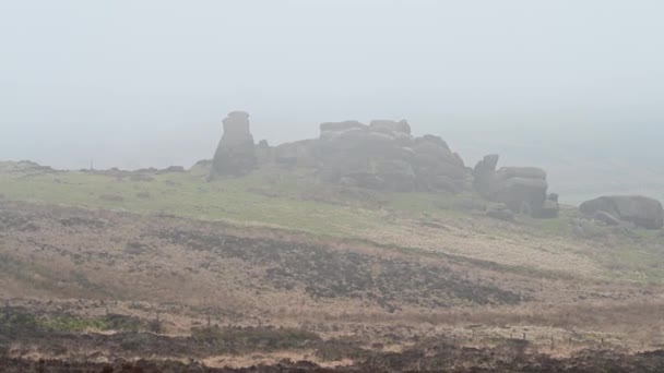 Roaches Peak District National Park Staffordshire Reino Unido Niebla Niebla — Vídeo de stock