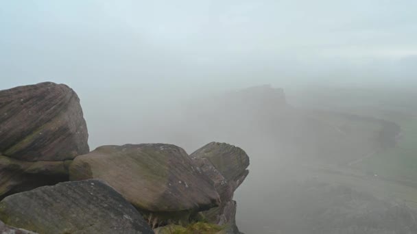 Moorland Mgła Skały Karaluchach Staffordshire Peak District — Wideo stockowe