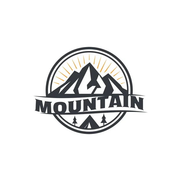 Górskie Przygodowe Słoneczne Logo Inspiracje Projektowe Dla Adventure Travel Camping — Wektor stockowy